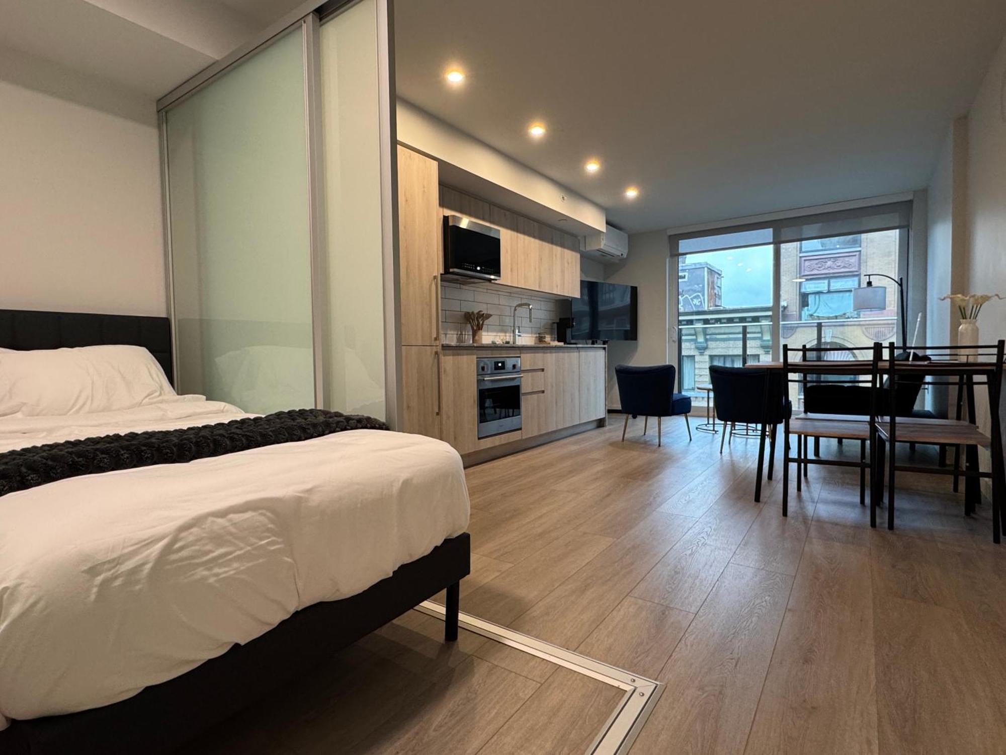 Downtown Center Silverstone Tower I And II Long-Term Booking Only Your Second Home In Ванкувер Экстерьер фото